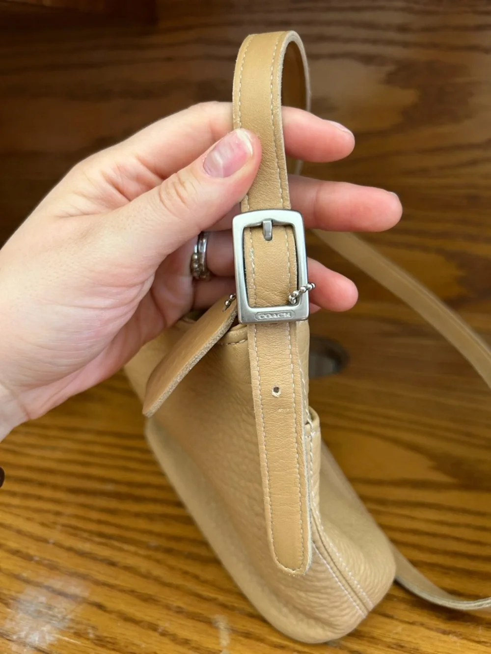 Women's Vintage Coach Hudson Small Zip Light Tan Pebbled Leather Crossbody Bag